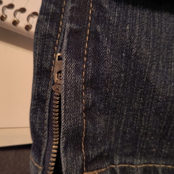 Red Rivet jeans - Picture 4 of 4